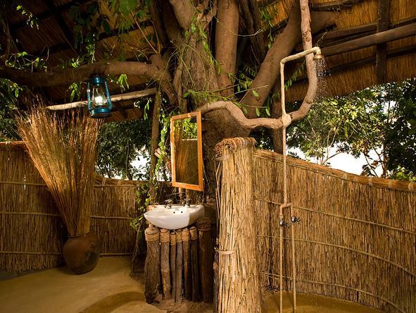 Kakuli Bush Camp - Outside Shower 